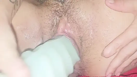 Sexywifedd 1st time fisting herself