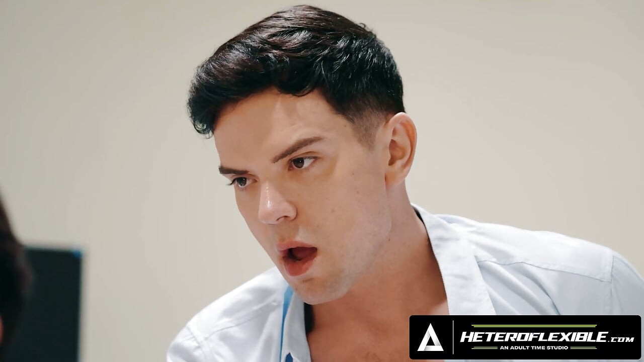 HETEROFLEXIBLE - Zboczony lekarz Dakota Payne nie może się powstrzymać podczas pełnego badania Michaela Bostona