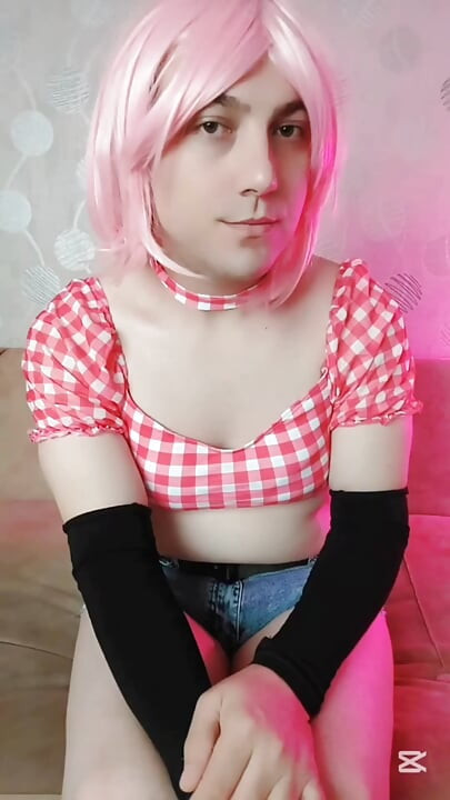 קאוגירל עם רגליים חלקות למדי