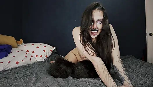 Yavaş kurt adam dönüşümü: dolunayın beni çıldırtmesini izliyorum