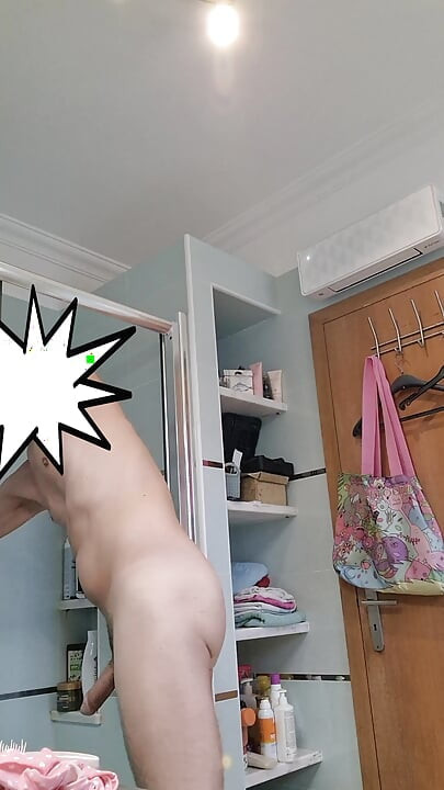 看我在裸体早晨撸管并洗澡