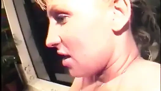 Riesiger schwarzer schwanz in blonder milf