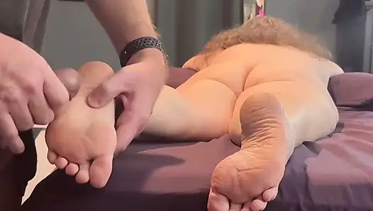 Homemade cum on amateur wife’s soles