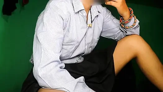 Gadis sekolah dengan rok. mengambil keuntungan. Lage menjahit muncrat berdiri. Adik tiri india yang super hot menggodaku dan bikin aku muncrat
