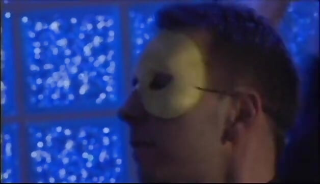 Morenas y rubias intercambiando leche por un final