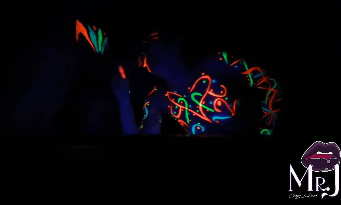 与Nyx & Dnana的性与紫外线绘画