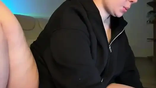 Jucielussie Deepthroat and cumming close up