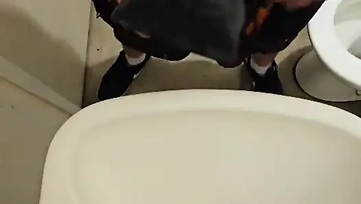 Fuck and cum in my leather workboots