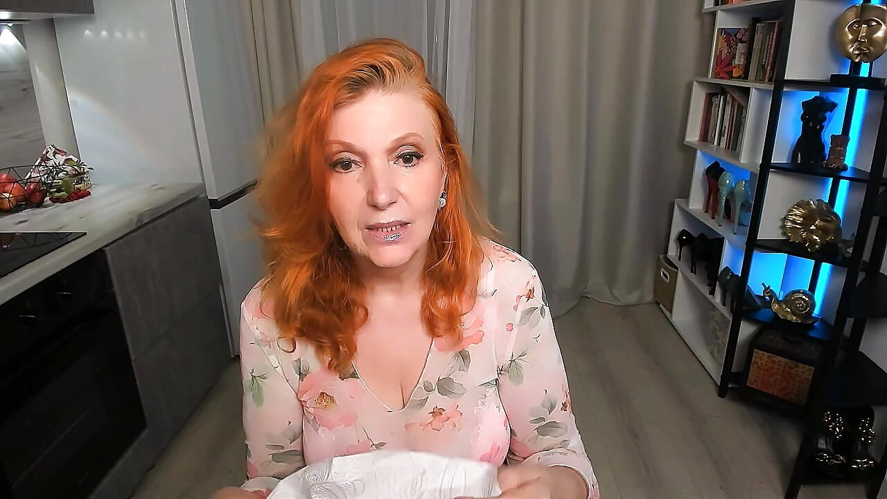 Je vais te montrer mon corps pendant que je discute...