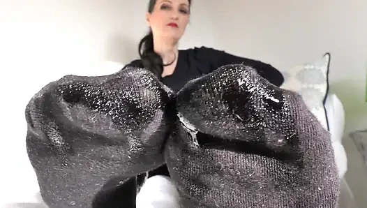 Sahibinin dölünü yala! Çorap aşkını göster! Lady Victoria Valente