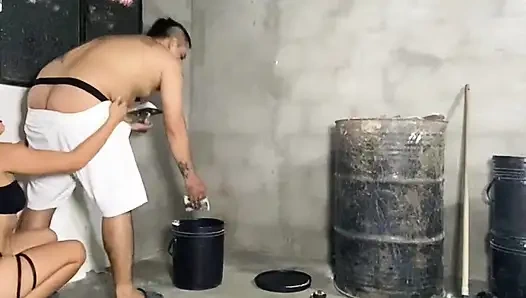 Tiojack was plastering the wall and I wanted to suck his ass