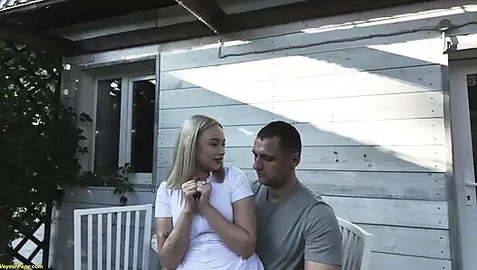 Kakek pengintip terangsang menjilati istriku