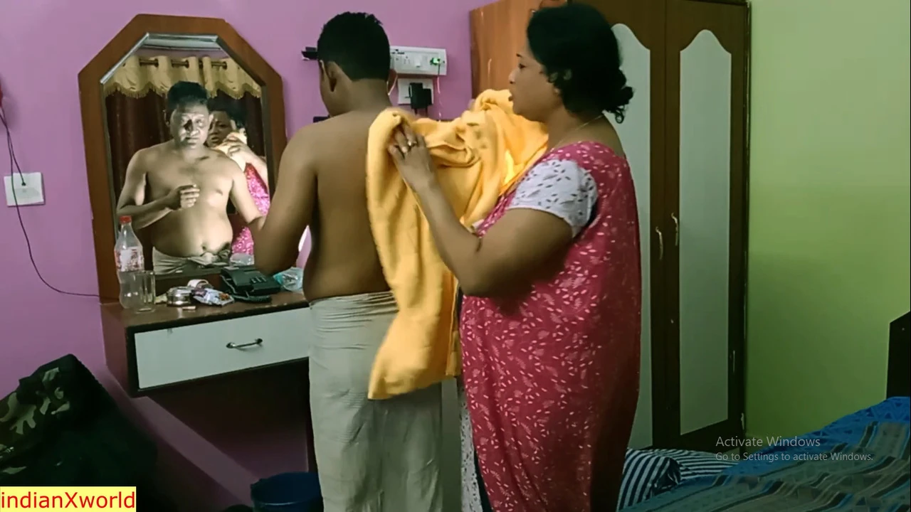 Bhabhi MILF panas India berkongkek tegar yang luar biasa! Siri web baru hindi seks viral