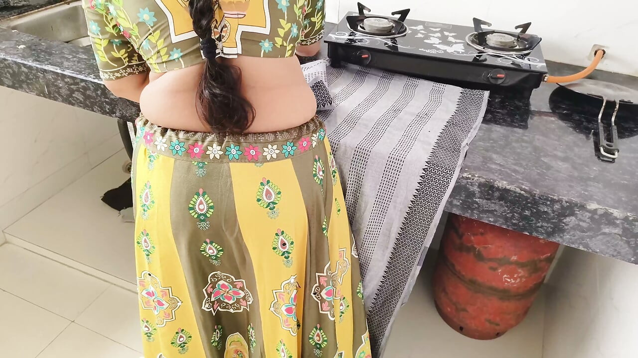 I went to bhabhi’s house when her brother not at home and enjoyed a lot with my lovely bhabhi, Full Hindi Viral Video
