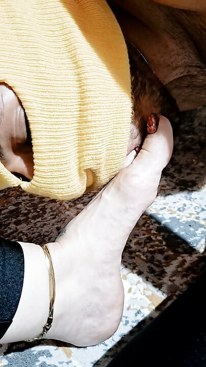 자지를 파괴하는 여주인 : + 손톱 소리 + 놀리는 핸잡