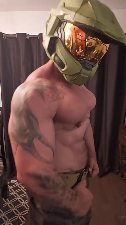 Master Chief Flexing