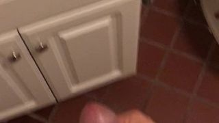 Masturbando no banheiro cooperativo