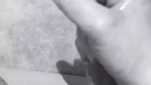 benim horoz okşayarak. bir sürü boşalmak. yağlama handjob.