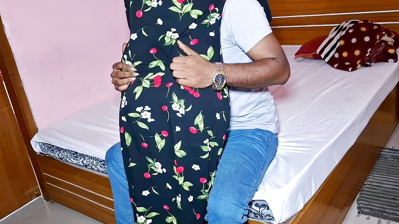 Beautiful indian bhabhi ko ratme chup chupke cudai kiya bohoti moja