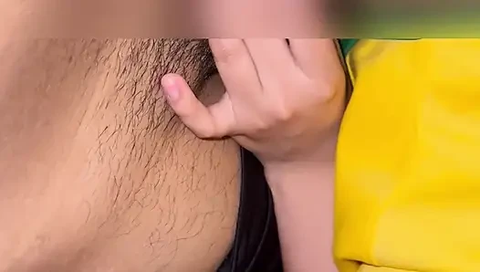 Pria Muda Mengisap Dan Mengendarai Pacarnya Yang Berteriak Dengan Senang Hati