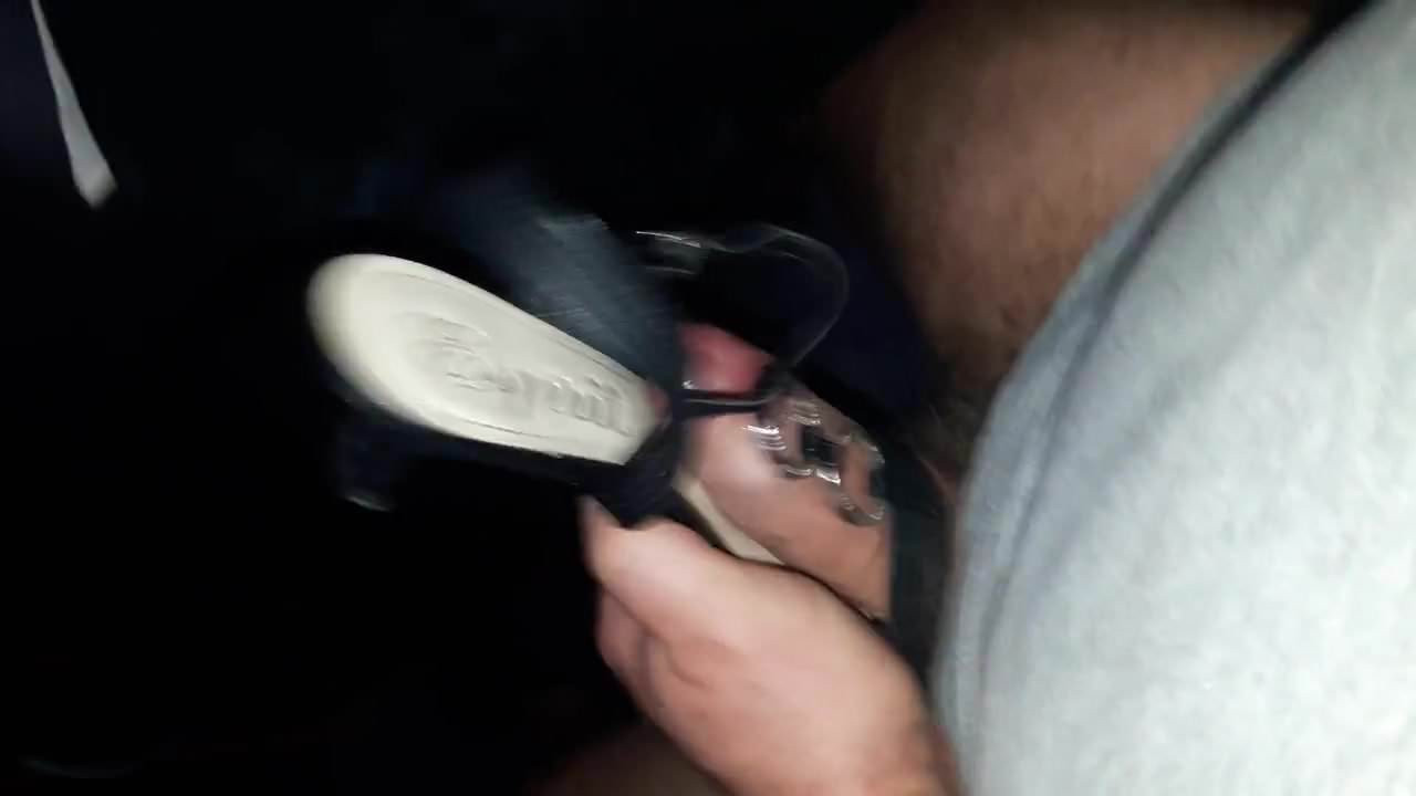 mit den geilen Sandalen gewichst
