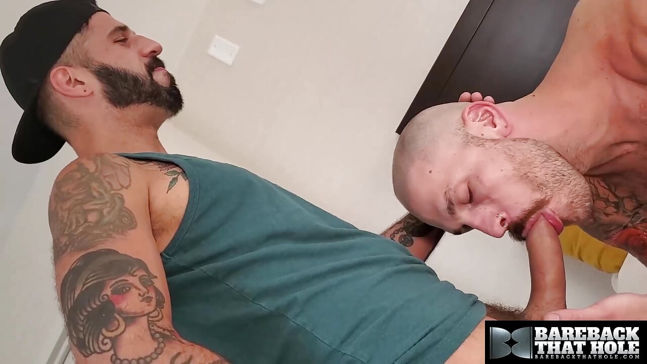 BAREBACKTHATHOLE Dominant Latino Romeo Davis Destroys Parker Logans Asshole