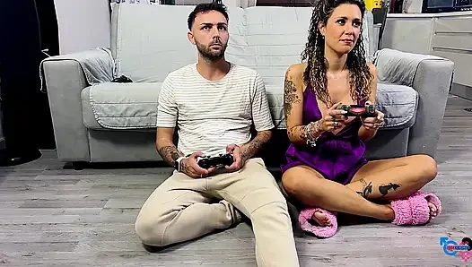 Stiefschwester Gewinnt Eine Partie Mortal Kombat Und Wird Dank Ihrer Schönen Brüste Gefickt!