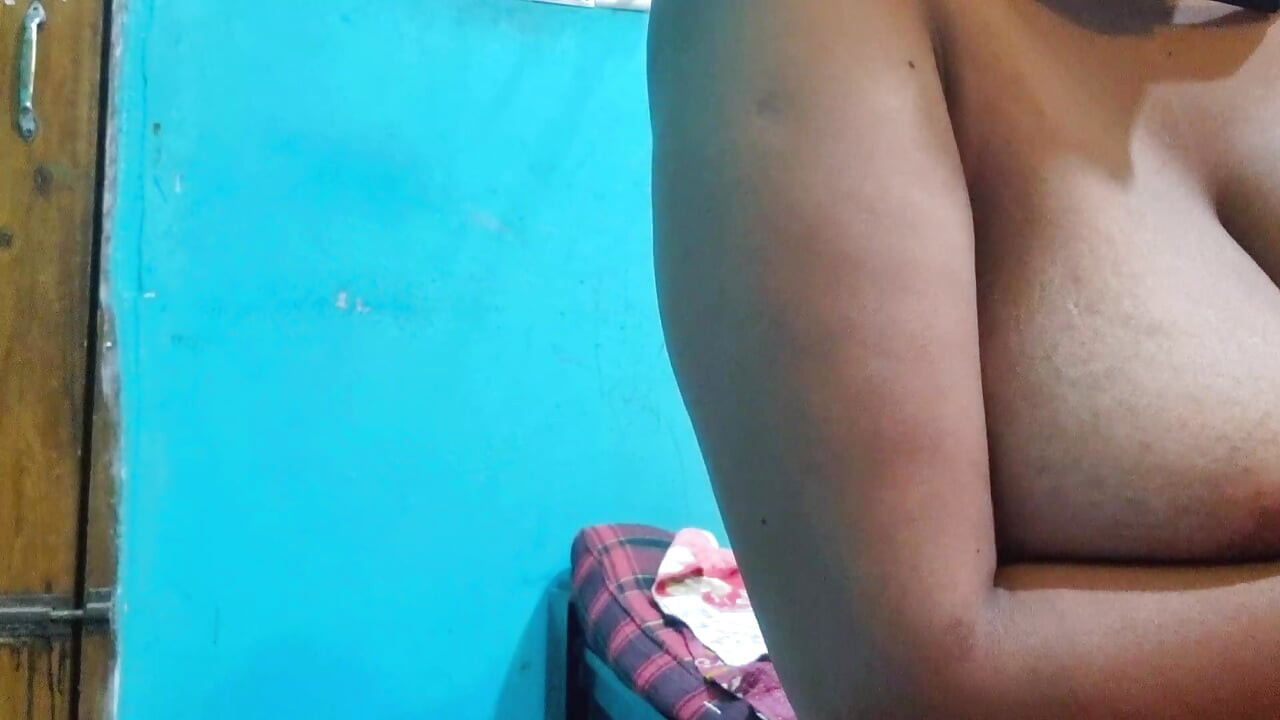 Hot and beautiful girl With Bedroom Solo Video