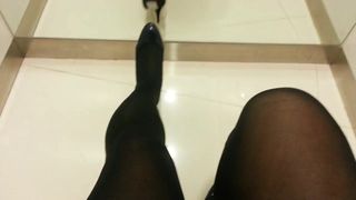 Zapatos de tacón de charol azul oscuro