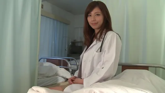 Miyuki Yokoyama - возбужденный доктор трахает своих пациентов к хорошему здравию 2