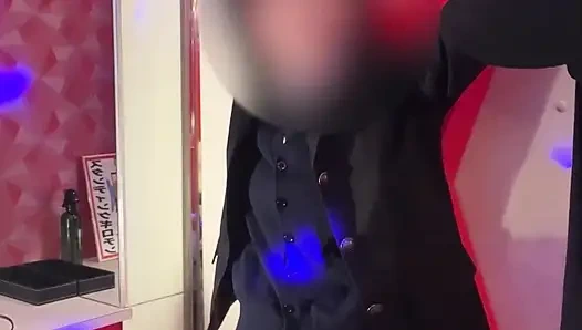 Erleben Sie eine simulierte SM-Spielsession mit einer 18-Jährigen!