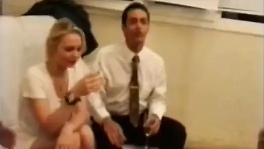 Fanny çok ateşli kadın tanımadığı bir adam tarafından sikiliyor.
