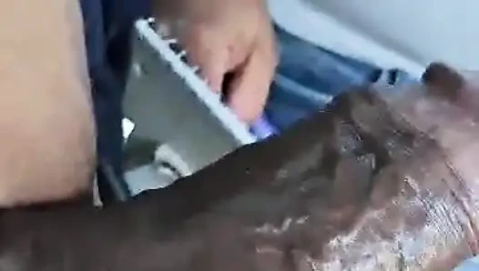 Xraquelx arabada yakın çekim ıslak oral seks
