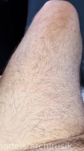 一个陌生人在路边没有避孕套狠狠地操我，并给了我很多精液 | 短片 1