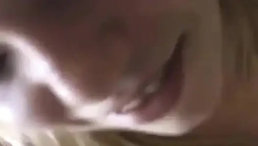 Abbey macht ihr erstes sexvideo