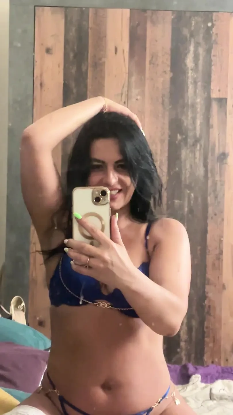Thong & Bra Mirror Tease – Soft, Slow, Seductive