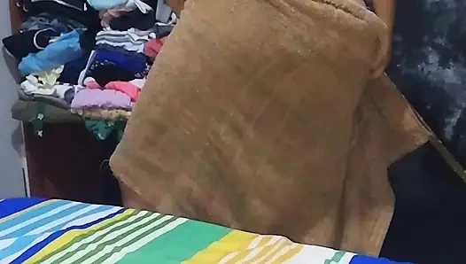 She puts cream on her ass before going to the gym