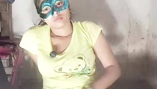 Gadis cantik lagi asik masturbasi memeknya audio bahasa india