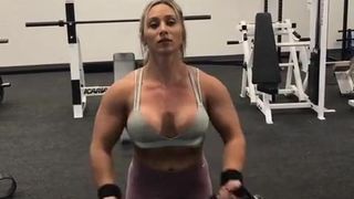   amazing  muscle  busty  lady