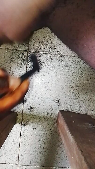 I NEEDED SOME PUSSY AND SHAVE OFF MY HAIRY BBC.