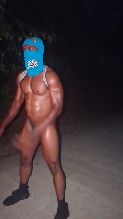 Серія голих тренувань: (присідання) (частина 2)