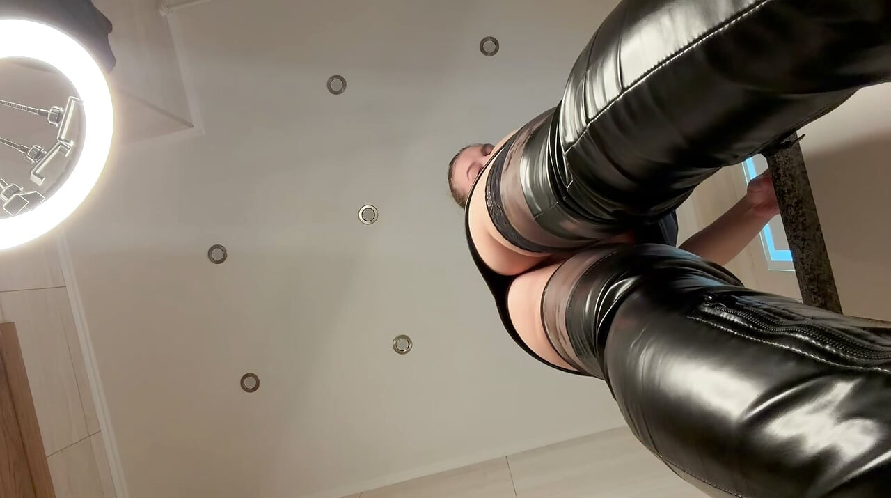 Squirt on ur face & leather dress nylon stockings leather high heels boots