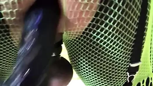 Kadın kılıklı sürtüğü sik