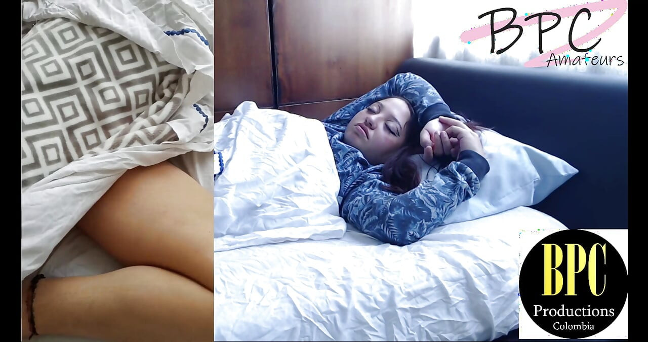 我教如何给我的继妹女牛仔，她梦见我操她