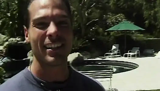 Interrassische Sorority Party am Pool