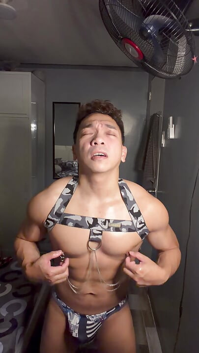 BDSM Pinoy Muscle Twink Nipple Play Cumshot