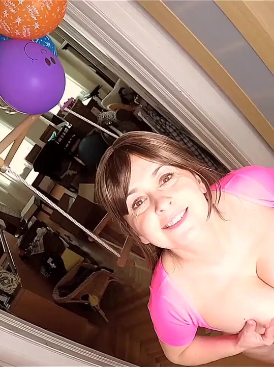 Play with My Party Balloons Oiled Boobs and Perky Nipples!