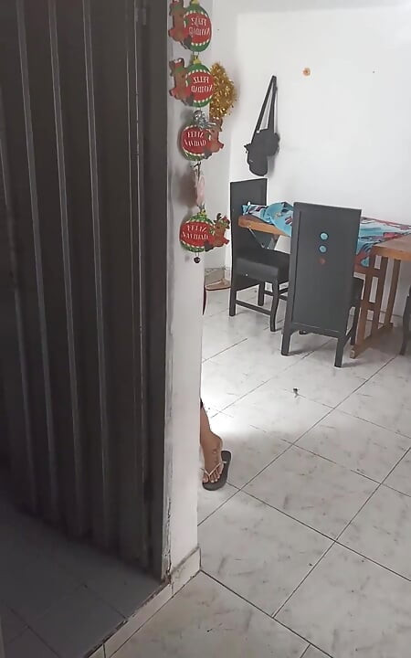 Talking to My Wife While Cleaning the House, I Ask Her to Suck My Cock and the Situation Ends Comically