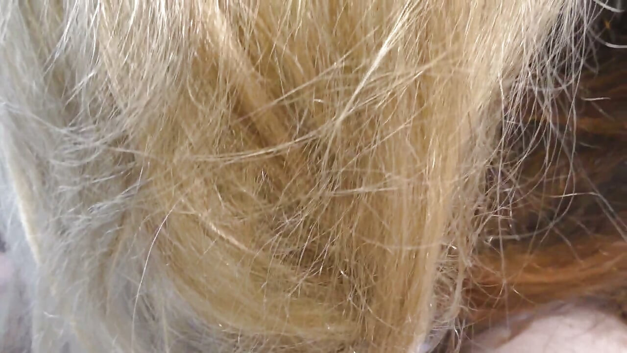 Melody e Kimberly em um ménage com hairjob