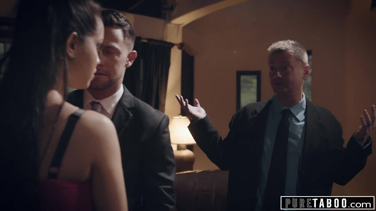 純粋なタブー痴女がビジネスマンに屈辱-公共ファック